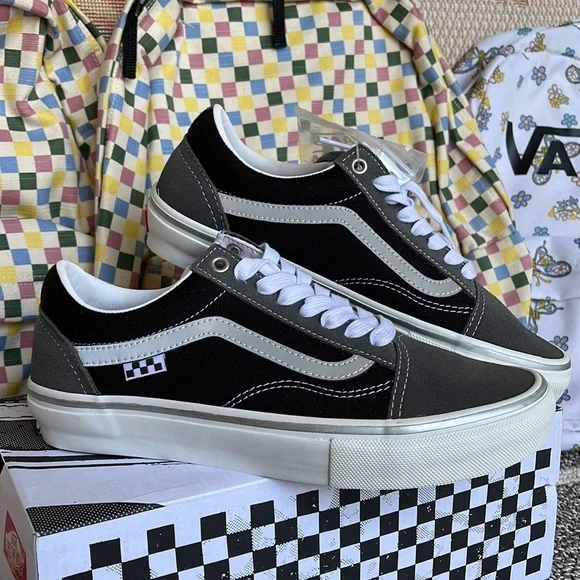 Vans Men’s Skate Old Skool 
Reflective Black/Grey
VN0A5FCBN42
Sneakers - Picture 6 of 16